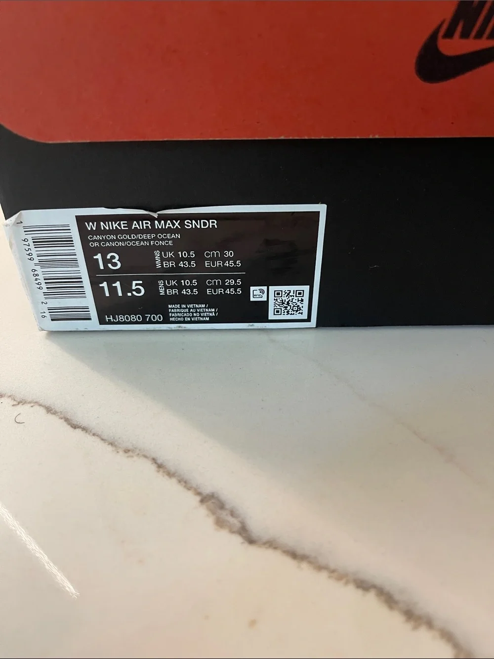 Air Max Sndr Canyon Gold (never worn)